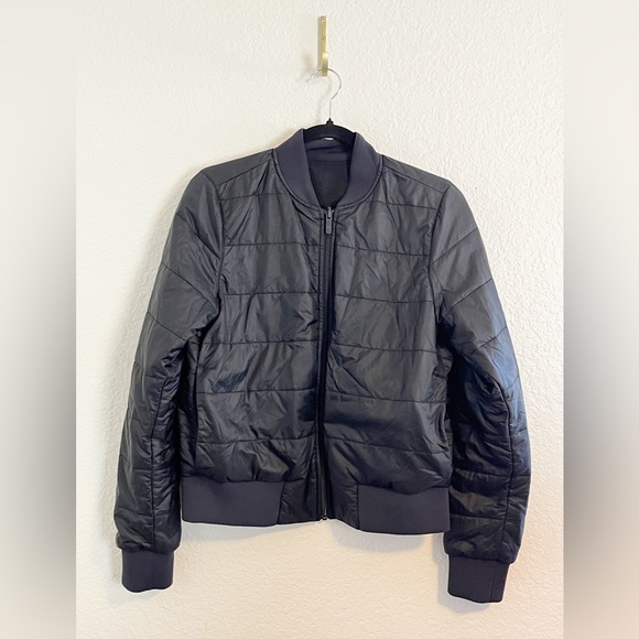 Lululemon Non-Stop Reversible Bomber puffer Jacket. 10 - Picture 3 of 12